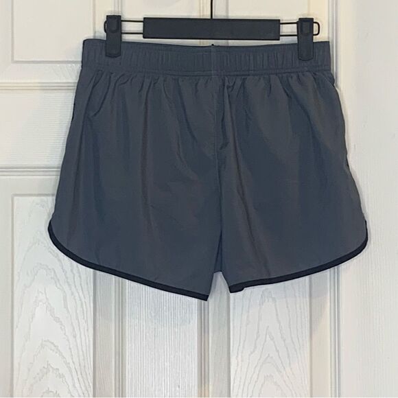 Victorias Secret VSX Sport The Player Black Run Shorts Size Small - Picture 2 of 9